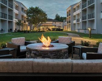Courtyard by Marriott Annapolis - Annapolis - Innenhof
