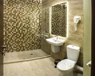 Monopoly Hotel - Otopeni