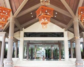 Kyriad Hotel Bumiminang - Padang - Rakennus