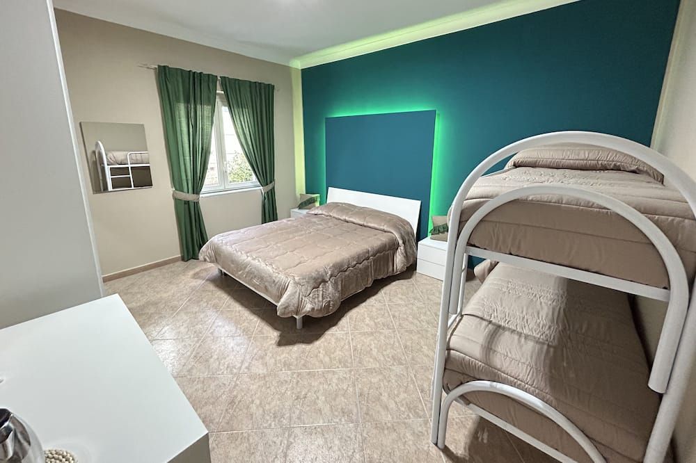 سكايسيتي بي آند بي - نابليس - غرفة نوم