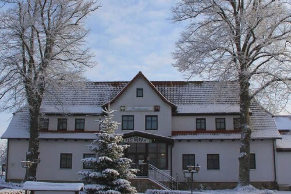 Land gut Hotel Hermann - רוסטוק - בניין