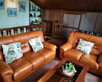 Trisqueles y Buganvillas - Miravalles - Sala de estar