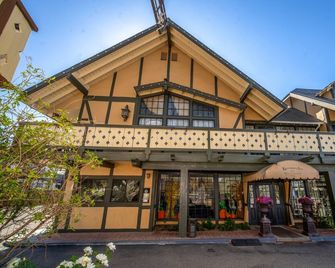 Kronborg Inn - Solvang - Building