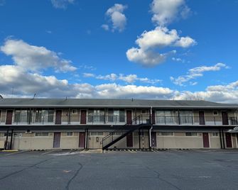 Royal Motel - Secaucus - Building