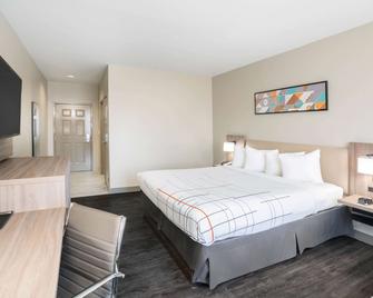 La Quinta Inn & Suites by Wyndham Montgomery - Montgomery - Bedroom