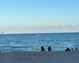 Tortuga festival special 1Bedroom Suite,CityView Ft Lauderdale&Two QueenBeds - Fort Lauderdale - Playa