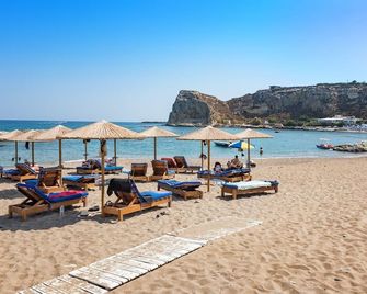 Stegna Akti Luxury Suites - Archangelos - Strand