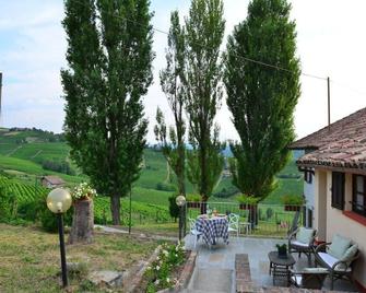 I Grappoli - Canelli - Patio