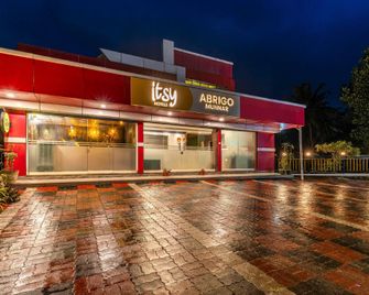 Itsy Hotels Abrigo - Munnar - Gebouw
