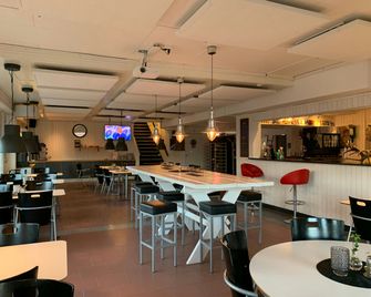 Hotel E-10 by First - Kiiruna - Ravintola