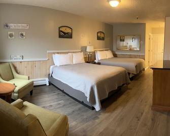 Vacationland Inn & Suites - Brewer - Bedroom