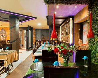 Bnson Blue(Cuttack, Odisha) - Cuttack - Restaurante