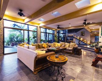Beautiful estate in quiet surroundings close to beach - Naranjito - Lobby