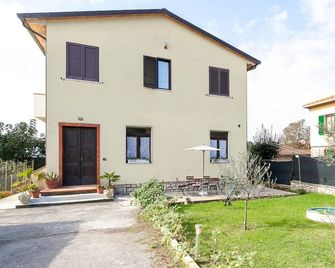 Villa in Italy with Private Garden Retreat - Lucignano - Edificio