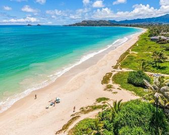 Charming Studio with King Bed & Private Bath - AC and Steps from the Beach! - Kailua - Playa