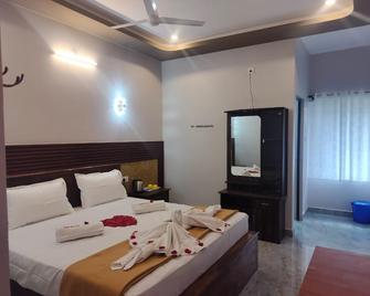 Sami Resort - Yelagiri - Bedroom