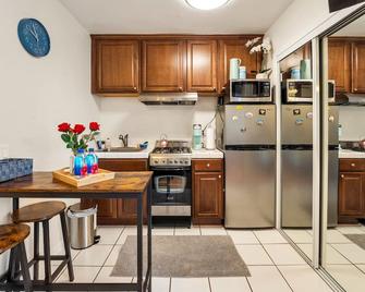 Cozy Studio - Mins to WeWork, Sony Pics & Venice with Parking - Beverly Hills - Kuchnia