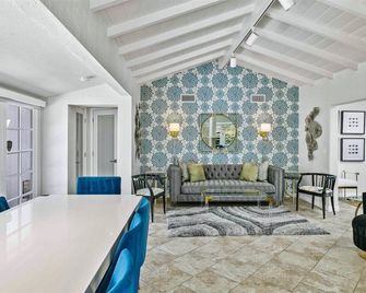 Old Blue Eyes - A Desert Getaway - Palm Springs - Sala de estar