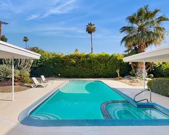 Oscar Mayer House Permit# 1050 - Palm Springs - Piscina