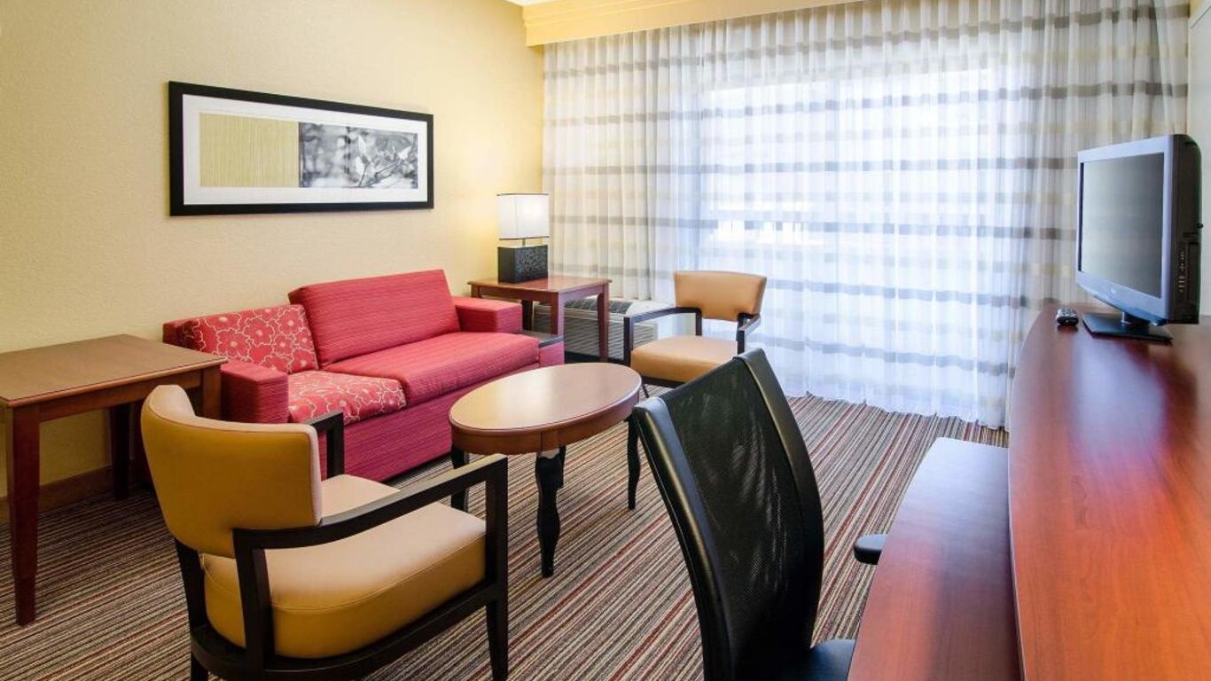 Courtyard by Marriott Greensboro