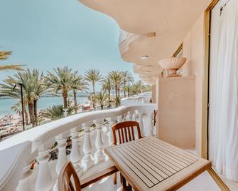 Hotel Cleopatra Palace - ארונה - מרפסת