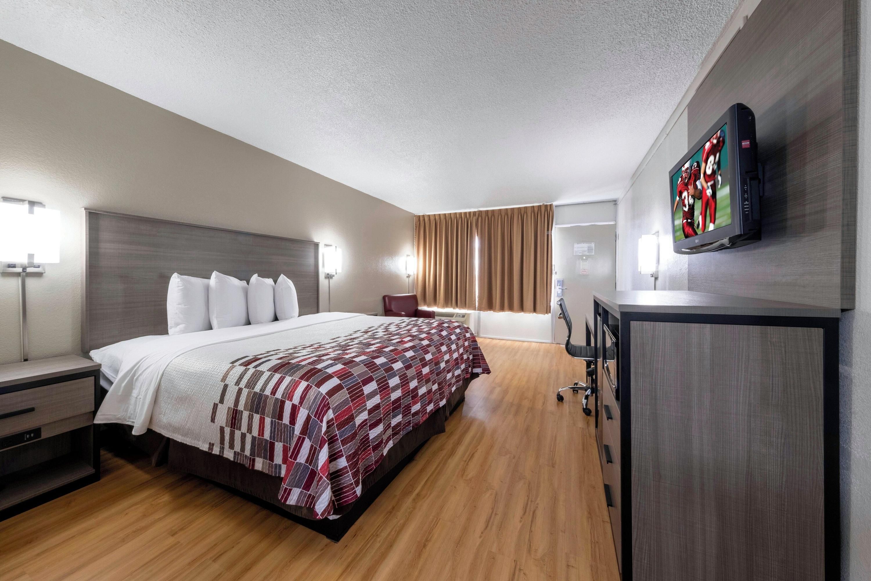 ريد رووف إن تشارلوتيسفيل - شارلوتسفيل - غرفة نوم