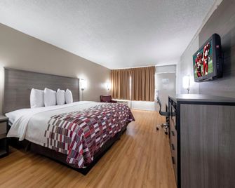 Red Roof Inn Charlottesville - Charlottesville - Slaapkamer