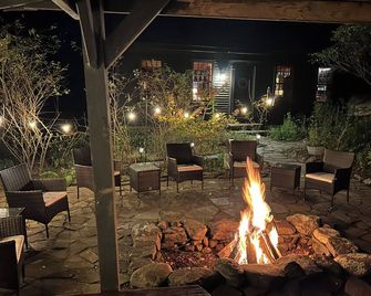 Old Deerfield Treasure! - Deerfield - Patio