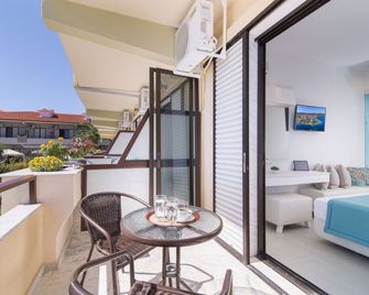 Sun Rise Hotel - Ammoulianí - Balcon