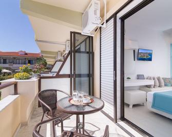 Sun Rise Hotel - Ammouliani - Balkon