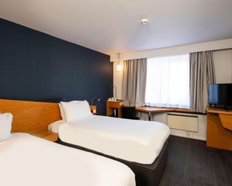 Holiday Inn Express Birmingham - Oldbury by IHG - Oldbury - Slaapkamer