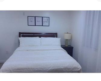 Quiet 2br-Retreat Near Alum Creek & Lewis Center - Delaware - Bedroom