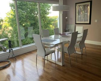 Incredible/ Luxurious 3bdr Home, 20 Min From Nyc - Yonkers - Dining room