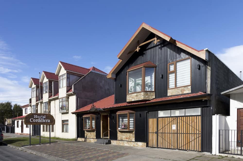 Hostal Cordillera - פונטה ארנס - בניין