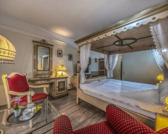 Corvin Hotel Budapest Sissi Wing - בודפשט - חדר שינה