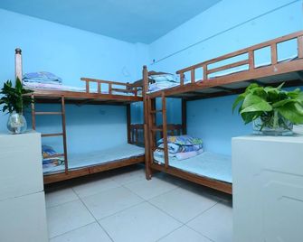 Sanya Traveler Youth Hostel (Dadonghai Branch) - Sanya