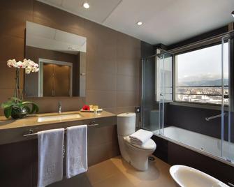 BIBO Hotel Recogidas - Granada - Bathroom