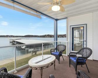 Lakefront 4br Luxury Sleeps 13 Pool & Hot Tub - Lake Ozark - Balkon