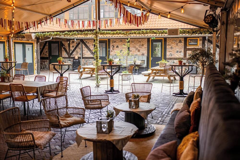 هوتل إن سالاند