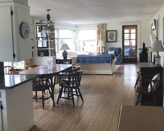 Wonderful Home in Kennebunk Beach - Summer Rental - Kennebunk - Restaurant