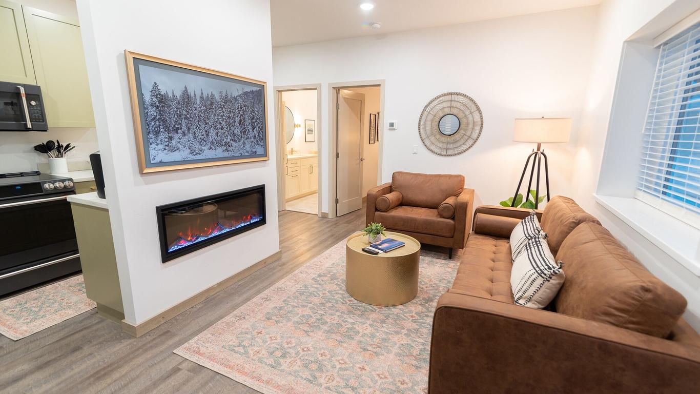 Colony Suites