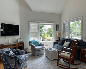 Beautifully landscaped, Spacious home, conveniently located in Harpswell - Bailey Island - Soggiorno