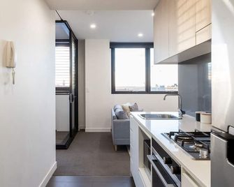 The Echo - Arena Newcastle Beach - Newcastle - Kitchen