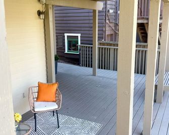 Charming Garden Cottage in Glenview – Walk to Cafés - Oakland - Balcó