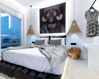 Portara Seaside Luxury Suites - Naxos - Bedroom