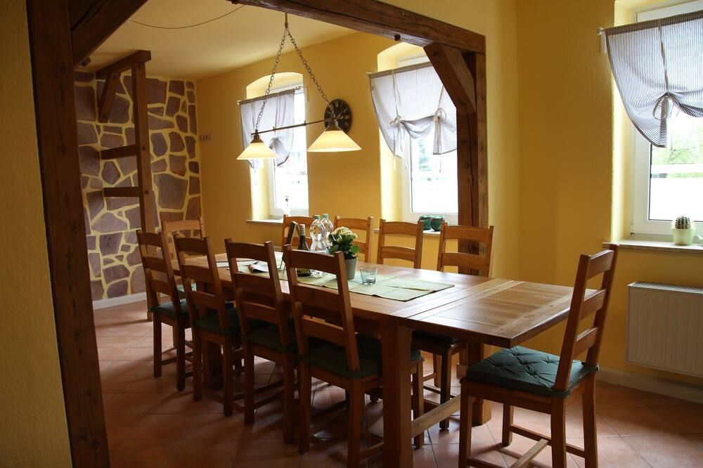 Ferienhaus Landeskrone - דרזדן - חדר אוכל