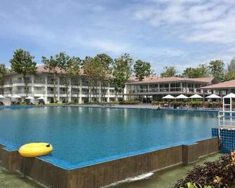 Century Langkasuka Resort - Langkawi - Kolam