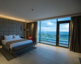DoubleTree by Hilton Kintele - Brazzaville - Bedroom