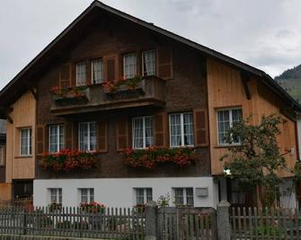 Apartment Beatrice by Interhome - Zweisimmen - Building