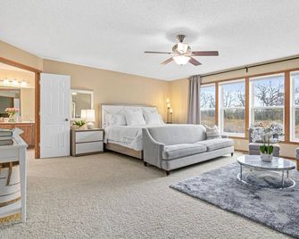 Minnesota Timber Ridge: Cottage Grove and Woodbury Suburbs of Saint Paul - Cottage Grove - Sala de estar